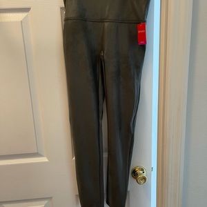 Faux Leather Spanx Leggings (dark green)